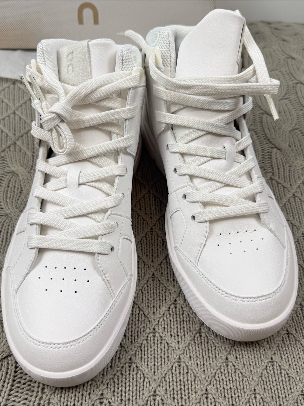 On Running The Roger All-White High-Top Sneakers Womens 9 - Picture 5 of 10